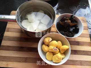 栗子山药鸡汤的做法步骤:6