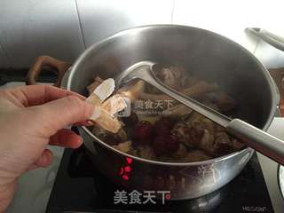 栗子山药鸡汤的做法步骤:4