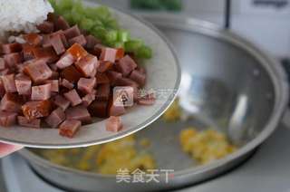 火腿粒蛋炒饭的做法步骤:4