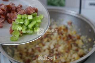 火腿粒蛋炒饭的做法步骤：7