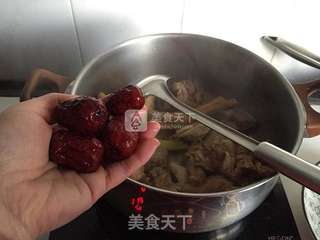 栗子山药鸡汤的做法步骤:3