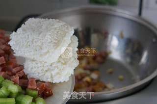 火腿粒蛋炒饭的做法步骤:6