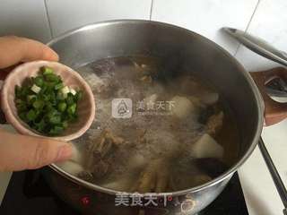 栗子山药鸡汤的做法步骤:9