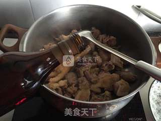 栗子山药鸡汤的做法步骤:2