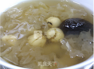 银耳莲子羹的做法步骤:5