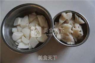 猪蹄黄豆莲藕山药煲的做法步骤:3