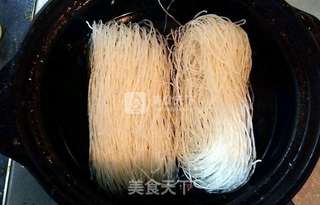 香菇肉末炒粉丝的做法步骤:2