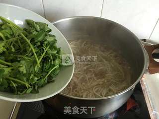 金针菇肥牛汤的做法步骤:7