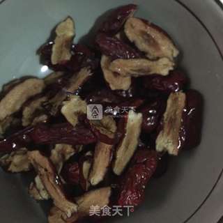 黑豆红枣养生饮的做法步骤:2