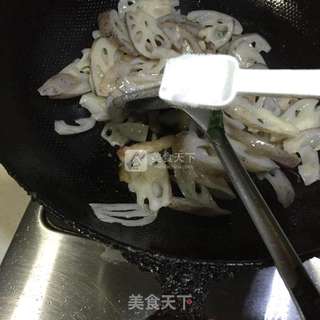 五花肉炒藕片的做法步骤:7