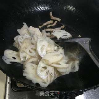 五花肉炒藕片的做法步骤:6