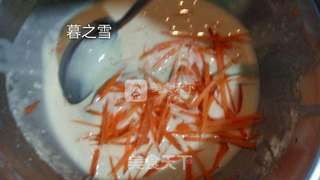 香甜胡萝卜鸡蛋饼的做法步骤:4