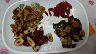 无花果养生汤的做法步骤:2