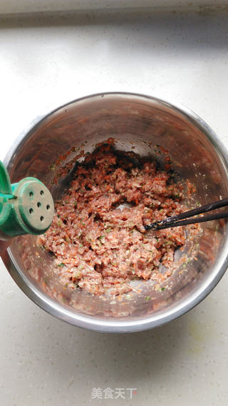 灌汤羊肉蒸饺的做法步骤:8