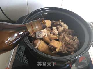 山药蘑菇土鸡汤的做法步骤:2