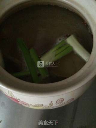 三宝牛骨汤的做法步骤:3