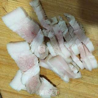 五花肉炒藕片的做法步骤:2