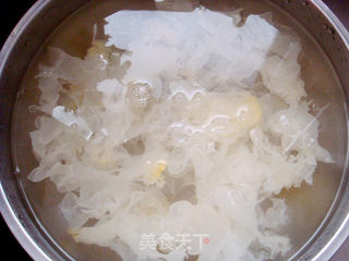 凉拌银耳的做法步骤：3