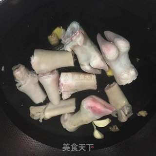 酱羊蹄的做法步骤:2