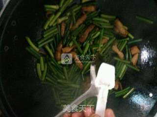 蒜苔炒肉的做法步骤：9
