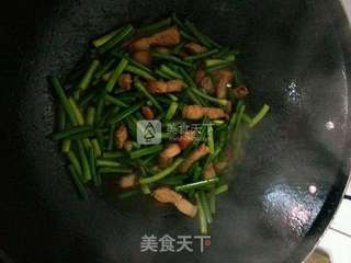 蒜苔炒肉的做法步骤：10