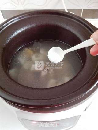 莲藕排骨汤的做法步骤:9