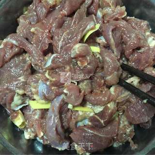 大葱爆羊肉的做法步骤:5