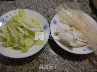 白菜粉皮煮饺子的做法步骤：1