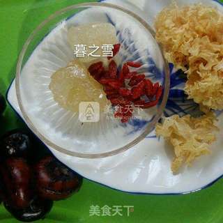 荸荠银耳汤的做法步骤：1
