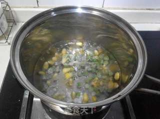 香香甜甜我最爱——青豆玉米鲜虾饼的做法步骤:2