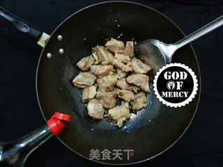 百吃不厌的家常味=寒冷冬季的绝佳美味干锅蒜香排骨的做法步骤:6
