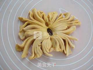 菊花馒头的做法步骤：8