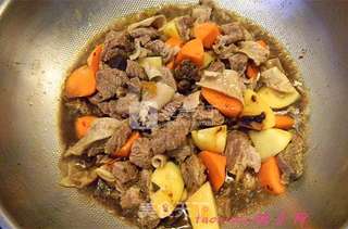 酱烧土豆牛肉的做法步骤:8