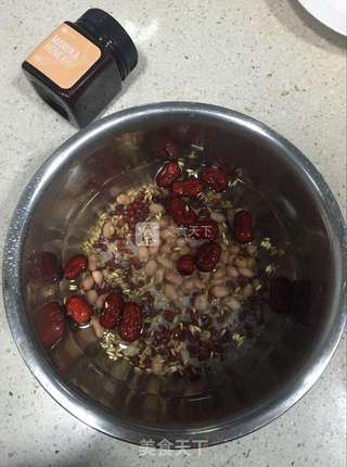 蜂蜜杂粮粥的做法步骤:2