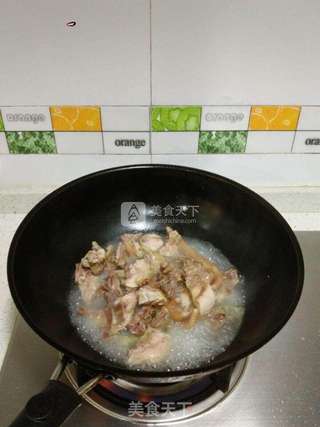 芹菜炒腊鸡的做法步骤:4