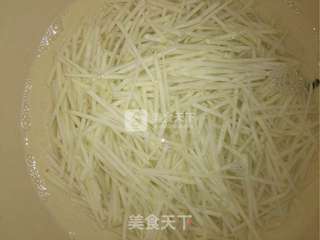 双色土豆丝的做法步骤:3