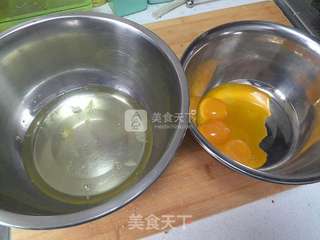 红丝绒草莓蛋糕— —快手简单好看的做法步骤:2