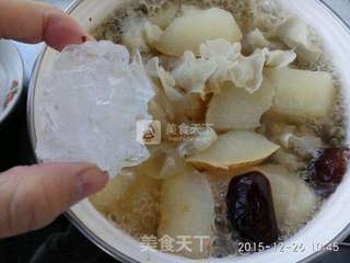 冰糖银耳炖雪梨的做法步骤：8