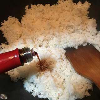 葱油蛋炒饭的做法步骤:5