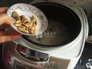 香菇核桃滑鸡粥的做法步骤:6