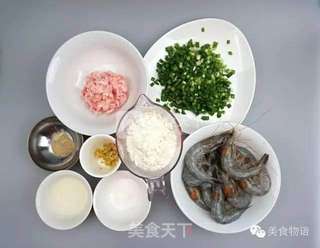 白白胖胖的 #鲜虾韭菜大饺子#的做法步骤：1
