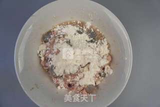白白胖胖的 #鲜虾韭菜大饺子#的做法步骤:5