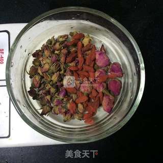 玫瑰养颜红枣膏的做法步骤:2