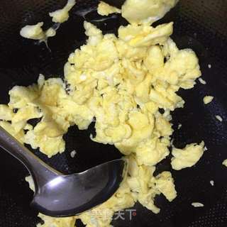 菠菜炒鸡蛋的做法步骤:4