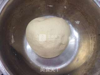 韭菜猪肉水饺包的做法步骤:2