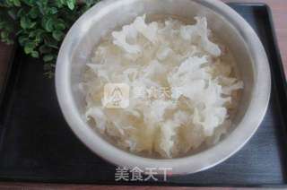 麻辣红油银耳的做法步骤：2