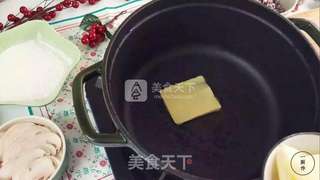 奶油蘑菇浓汤一厨作铸铁锅版的做法步骤:2