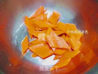 西芹胡萝卜的做法步骤：2