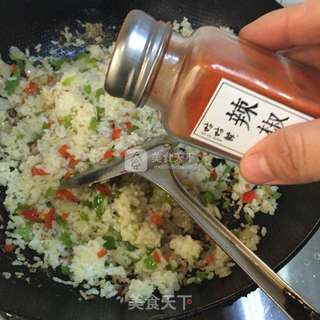 剩饭的逆袭-五彩炒饭的做法步骤:6