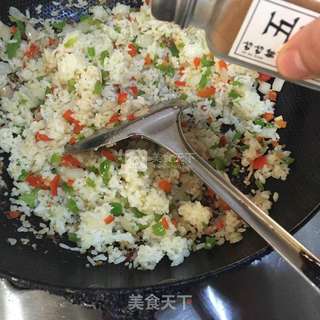 剩饭的逆袭-五彩炒饭的做法步骤:5